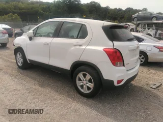 2019 Chevrolet Trax LS with VIN 3GNCJKSB4KL388884, listed as a IAAI auction lot 39924065 with 67,454 mi miles. Bid and sale history available at carsss.com. Image 3.