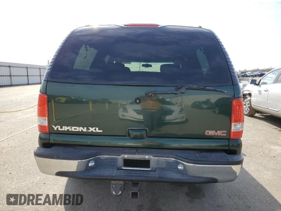 2001 GMC Yukon XL SLT with VIN 3GKEC16TX1G169562, listed as a Copart auction lot 44432025 with 208,032 mi miles and Salvage Title. Bid and sale history available at carsss.com. Image 6.