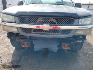 2003 Chevrolet Silverado 1500 LS with VIN 2GCEC19V531103179, listed as a IAAI auction lot 41653222 with 153,270 mi miles. Bid and sale history available at carsss.com. Image 6.