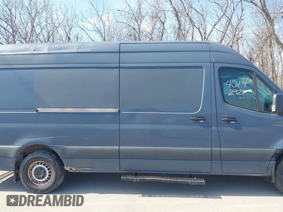 2019 Mercedes-Benz Sprinter Cargo z VIN WD4PF1CD6KP140250, wystawiony jako IAAI lot #40192921 z przebiegiem 85 972 mil mil oraz . Historia ofert i sprzedaży dostępna na DreamBid. Obrazek 14.