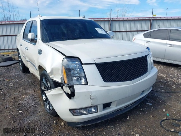 2008 Cadillac Escalade EXT with VIN 3GYFK62808G251001, listed as a IAAI auction lot 41597855 with 142563 miles. Bid and sale history available at carsss.com. Image 1.
