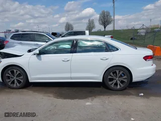 2022 Volkswagen Passat 2.0T SE with VIN 1VWSA7A33NC005929, listed as a IAAI auction lot 41877352 with 45,383 mi miles. Bid and sale history available at carsss.com. Image 14.
