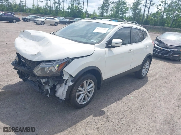 2017 Nissan Rogue Sport SV with VIN JN1BJ1CP4HW018940, listed as a IAAI auction lot 42127594 with 98,684 mi miles. Bid and sale history available at carsss.com. Image 2.