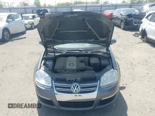 2009 Volkswagen Jetta SportWagen SE with VIN 3VWPM71K39M282721, listed as a IAAI auction lot 41908775 with 206,562 mi miles. Bid and sale history available at carsss.com. Image 10.