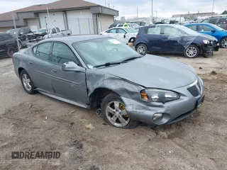 2007 Pontiac Grand Prix with VIN 2G2WP552371221110, listed as a IAAI auction lot 42011006 with 274,300 mi miles. Bid and sale history available at carsss.com. Image 1.