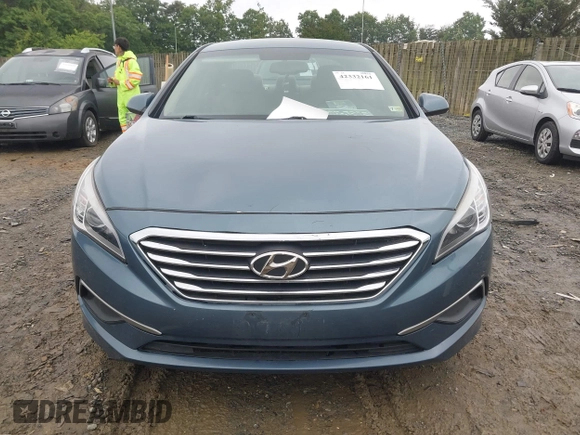 2015 Hyundai Sonata SE z VIN 5NPE24AF4FH074138, wystawiony jako IAAI lot #42332161 z przebiegiem 91 226 mil mil oraz . Historia ofert i sprzedaży dostępna na DreamBid. Obrazek 6.