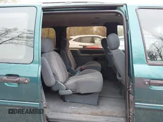 1996 Ford Windstar GL with VIN 2FMDA5140TBB45227, listed as a IAAI auction lot 41932175 with 251,553 mi miles. Bid and sale history available at carsss.com. Image 8.