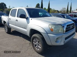 2008 Toyota Tacoma PreRunner with VIN 5TEJU62N38Z487744, listed as a IAAI auction lot 41828502 with 258,537 mi miles. Bid and sale history available at carsss.com. Image 1.