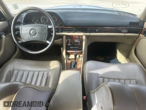 1986 Mercedes-Benz 560 with VIN WDBCA39D9GA217924, listed as a Copart auction lot 44278365 with 340,185 mi miles and Clean Title. Bid and sale history available at DreamBid. Image 9.