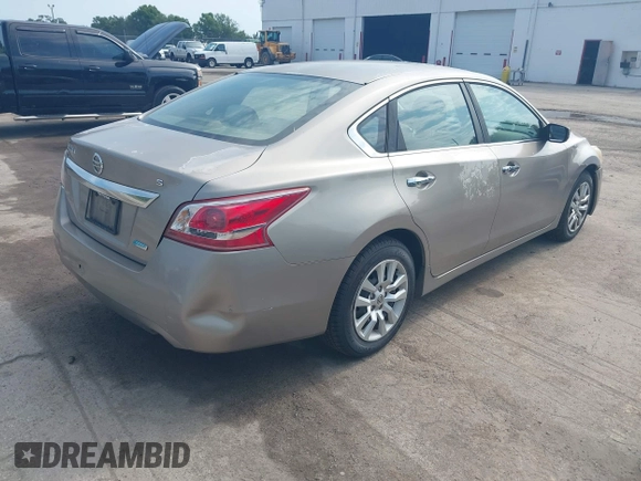 2013 Nissan Altima SV with VIN 1N4AL3AP4DN561907, listed as a IAAI auction lot 42230149 with 189,351 mi miles and . Bid and sale history available at carsss.com. Image 4.