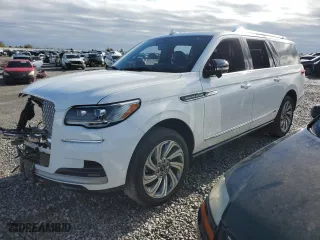 2023 Lincoln Navigator L Reserve with VIN 5LMJJ3LG6PEL02555, listed as a Copart auction lot 80248354 with 39,194 mi miles and Salvage Title. Bid and sale history available at carsss.com. Image 1.