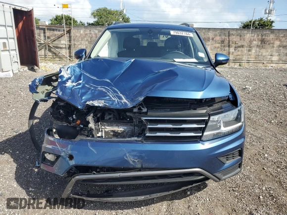 2020 Volkswagen Tiguan SE z VIN 3VV3B7AX2LM035055, wystawiony jako Copart lot #82392284 z przebiegiem 43 302 mil mil oraz Nie do naprawy • Non repairable. Historia ofert i sprzedaży dostępna na DreamBid. Obrazek 5.