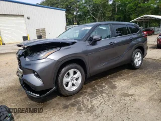 2024 Toyota Highlander LE z VIN 5TDKDRAH7RS529302, wystawiony jako Copart lot #56236155 z przebiegiem 6 474 mil mil oraz Szkoda całkowita • Salvage title. Historia ofert i sprzedaży dostępna na DreamBid. Obrazek 1.