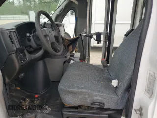 2007 Chevrolet Express Commercial C7L DRW with VIN 1GBJG31U671234848, listed as a Copart auction lot 50197555 with 97,869 mi miles and Salvage Title. Bid and sale history available at carsss.com. Image 7.