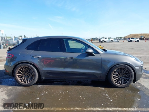 2015 Porsche Macan S with VIN WP1AB2A57FLB55185, listed as a IAAI auction lot 42259316 with 116,018 mi miles and . Bid and sale history available at DreamBid. Image 13.
