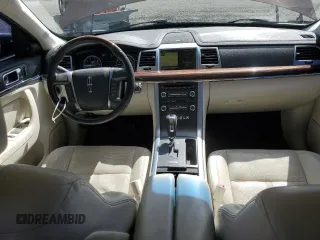 2009 Lincoln MKS z VIN 1LNHM94R89G601127, wystawiony jako Copart lot #60551075 z przebiegiem 102 000 mil mil oraz Szkoda całkowita • Salvage title. Historia ofert i sprzedaży dostępna na DreamBid. Obrazek 8.