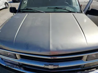 1999 Chevrolet Suburban with VIN 3GNEC16R4XG185031, listed as a Copart auction lot 81824104 with 272,014 mi miles and Salvage Title. Bid and sale history available at carsss.com. Image 13.