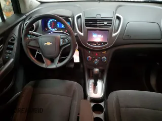 2015 Chevrolet Trax LS with VIN KL7CJKSB6FB068608, listed as a Copart auction lot 77591484 with 101,968 mi miles and Clean Title. Bid and sale history available at carsss.com. Image 8.