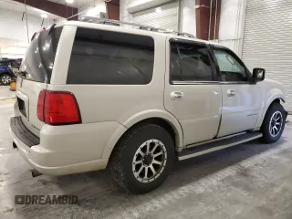 2006 Lincoln Navigator Luxury with VIN 5LMFU28586LJ18307, listed as a Copart auction lot 80278524 with 194,693 mi miles and Salvage Title. Bid and sale history available at carsss.com. Image 3.