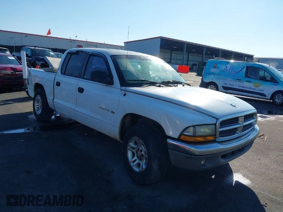 2001 Dodge Dakota Sport with VIN 1B7GL2AN81S127838, listed as a IAAI auction lot 40687174 with 235,301 mi miles. Bid and sale history available at carsss.com. Image 1.