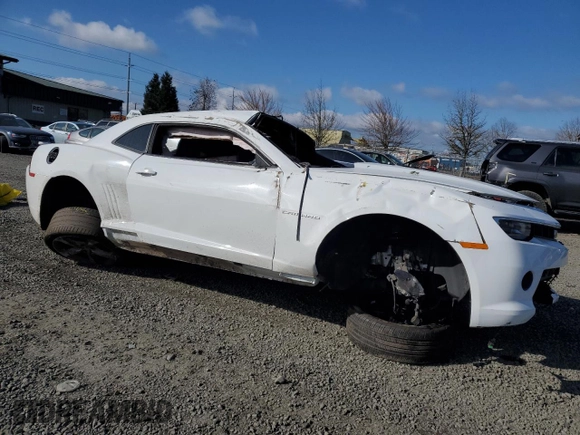 2014 Chevrolet Camaro LT z VIN 2G1FC1E39E9242379, wystawiony jako Copart lot #48046105 z przebiegiem 88 758 mil mil oraz Szkoda całkowita • Salvage title. Historia ofert i sprzedaży dostępna na DreamBid. Obrazek 4.