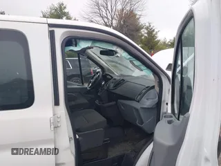 2019 Ford Transit z VIN 1FTYR1ZM4KKB00758, wystawiony jako IAAI lot #42006896 z przebiegiem 67 270 mil mil oraz . Historia ofert i sprzedaży dostępna na DreamBid. Obrazek 5.