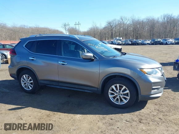 2018 Nissan Rogue SV z VIN KNMAT2MV5JP500550, wystawiony jako IAAI lot #41705570 z przebiegiem 93 495 mil mil oraz . Historia ofert i sprzedaży dostępna na DreamBid. Obrazek 13.