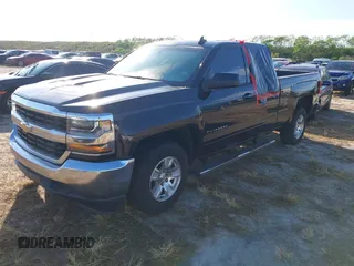 2018 Chevrolet Silverado 1500 LT with VIN 1GCRCREH0JZ348816, listed as a IAAI auction lot 40605540 with Not Provided miles and . Bid and sale history available at DreamBid. Image 2.
