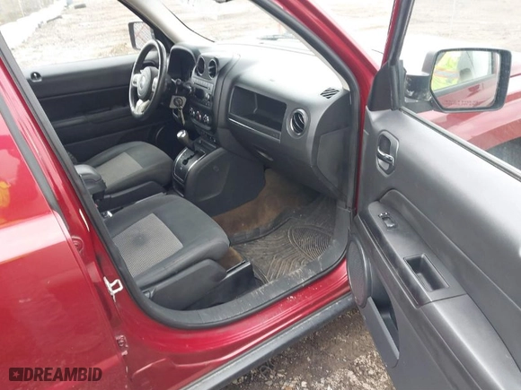 2014 Jeep Patriot Latitude with VIN 1C4NJRFB7ED718239, listed as a IAAI auction lot 41871772 with 102,342 mi miles. Bid and sale history available at carsss.com. Image 5.