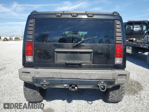 2005 Hummer H2 SUV z VIN 5GRGN23U55H109975, wystawiony jako Copart lot #42739655 z przebiegiem 257 578 mil mil oraz Czysty tytuł • Clean title. Historia ofert i sprzedaży dostępna na DreamBid. Obrazek 6.