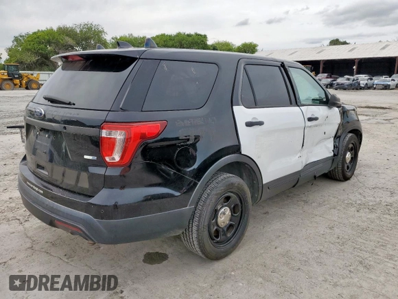 2017 Ford Police Interceptor Utility z VIN 1FM5K8ARXHGB15585, wystawiony jako Copart lot #58861855 z przebiegiem 95 176 mil mil oraz Szkoda całkowita • Salvage title. Historia ofert i sprzedaży dostępna na DreamBid. Obrazek 3.