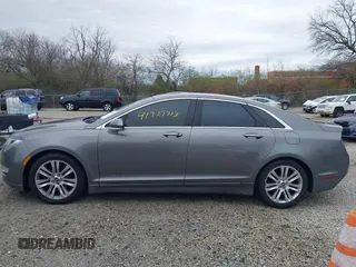 2014 Lincoln MKZ with VIN 3LN6L2GK2ER818577, listed as a IAAI auction lot 41929913 with 185,062 mi miles. Bid and sale history available at carsss.com. Image 14.