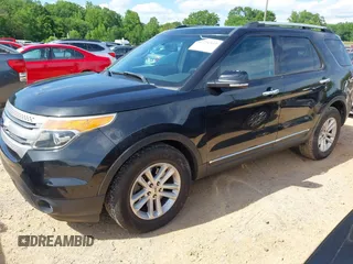 2015 Ford Explorer XLT z VIN 1FM5K8D89FGA11640, wystawiony jako IAAI lot #42230349 z przebiegiem 199 077 mil mil oraz . Historia ofert i sprzedaży dostępna na DreamBid. Obrazek 2.
