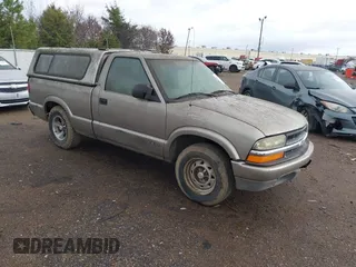 1998 Chevrolet S-10 with VIN 1GCCS1444WK249330, listed as a IAAI auction lot 41092372 with 1 mi miles. Bid and sale history available at carsss.com. Image 1.