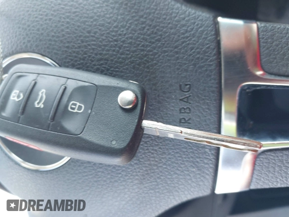 2012 Volkswagen Tiguan SE с VIN WVGBV7AX7CW527271, выставлен на аукционе IAAI как лот 42594294 с пробегом 147 594 миль миль и . История ставок и продаж доступна на DreamBid. Изображение 11.
