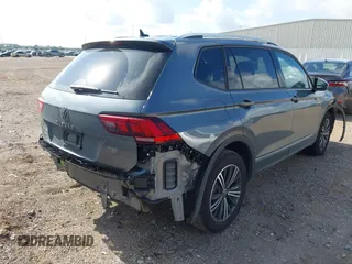 2024 Volkswagen Tiguan Wolfsburg Edition z VIN 3VV6B7AX8RM224282, wystawiony jako IAAI lot #42571544 z przebiegiem 16 516 mil mil oraz . Historia ofert i sprzedaży dostępna na DreamBid. Obrazek 4.