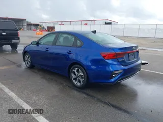 2020 Kia Forte LXS z VIN 3KPF24AD8LE222536, wystawiony jako IAAI lot #42259218 z przebiegiem 50 356 mil mil oraz . Historia ofert i sprzedaży dostępna na DreamBid. Obrazek 3.