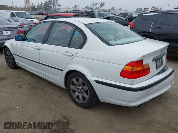 2004 BMW 3 Series 325i with VIN WBAAZ33444KP85964, listed as a IAAI auction lot 42024989 with 165,813 mi miles. Bid and sale history available at carsss.com. Image 3.
