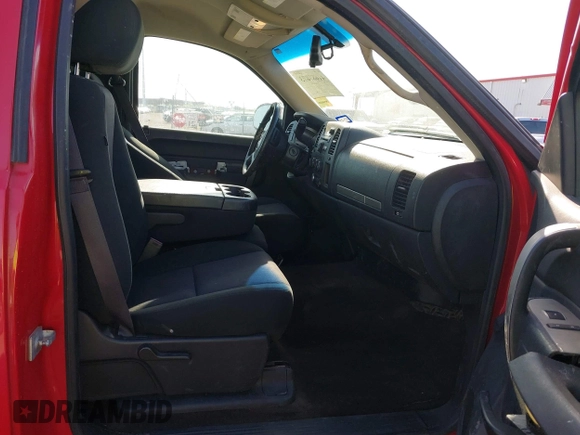 2013 Chevrolet Silverado 1500 LT with VIN 1GCNKSE09DZ136343, listed as a IAAI auction lot 41687873 with 126,594 mi miles and . Bid and sale history available at DreamBid. Image 5.