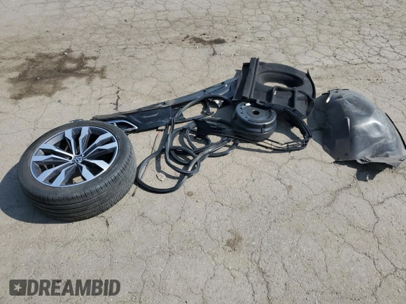 2021 Volkswagen Atlas SEL Premium R-Line with VIN 1V2FR2CA5MC541449, listed as a Copart auction lot 62304135 with 58,269 mi miles and Salvage title. Bid and sale history available at DreamBid. Image 13.