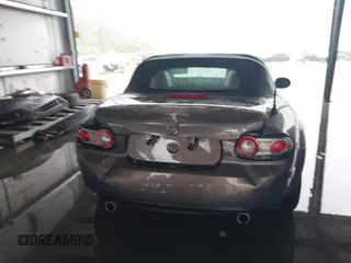 2006 Mazda MX-5 Miata Sport с VIN JM1NC25F560110444, выставлен на аукционе IAAI как лот 42611844 с пробегом 58 309 миль миль и . История ставок и продаж доступна на DreamBid. Изображение 16.