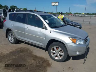 2008 Toyota RAV4 Limited с VIN JTMZD31V085088232, выставлен на аукционе IAAI как лот 42334920 с пробегом Не указан миль и . История ставок и продаж доступна на DreamBid. Изображение 1.