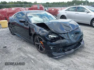 2019 Toyota 86 GT z VIN JF1ZNAE18K9700742, wystawiony jako IAAI lot #42682818 z przebiegiem 23 846 mil mil oraz . Historia ofert i sprzedaży dostępna na DreamBid. Obrazek 1.