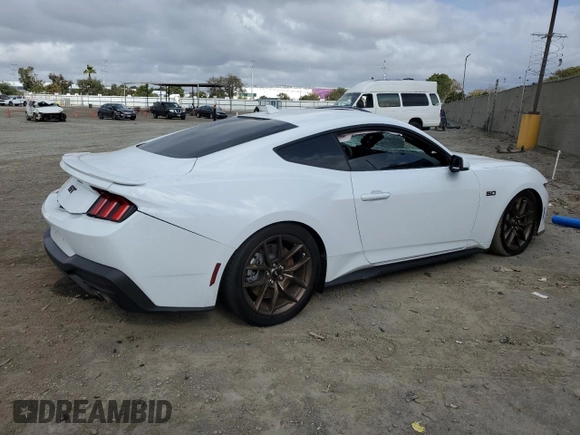 2024 Ford Mustang GT with VIN 1FA6P8CF4R5431239, listed as a Copart auction lot 44819705 with 0 mi miles and Salvage Title. Bid and sale history available at carsss.com. Image 3.