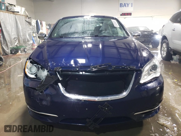 2014 Chrysler 200 Limited z VIN 1C3CCBCG1EN183643, wystawiony jako Copart lot #89395065 z przebiegiem 87 625 mil mil oraz Szkody całkowita. Historia ofert i sprzedaży dostępna na DreamBid. Obrazek 5.