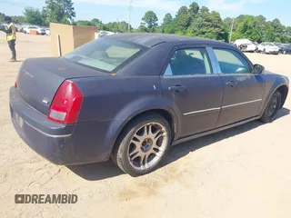 2006 Chrysler 300 Touring with VIN 2C3KA53G86H112808, listed as a IAAI auction lot 42036392 with Not Provided miles. Bid and sale history available at carsss.com. Image 4.