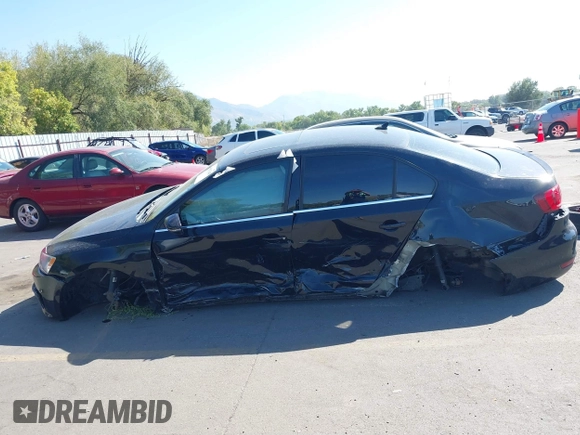 2014 Volkswagen Jetta GLI Autobahn с VIN 3VW5T7AJ3EM267647, выставлен на аукционе IAAI как лот 40507643 с пробегом 95 048 миль миль и . История ставок и продаж доступна на DreamBid. Изображение 14.