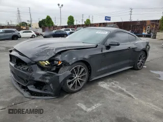 2016 Ford Mustang V6 z VIN 1FA6P8AM6G5202690, wystawiony jako Copart lot #55187225 z przebiegiem 106 013 mil mil oraz Szkoda całkowita • Salvage title. Historia ofert i sprzedaży dostępna na DreamBid. Obrazek 1.