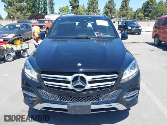 2017 Mercedes-Benz GLE 350 z VIN 4JGDA5HB3HA823802, wystawiony jako IAAI lot #42327672 z przebiegiem 84 538 mil mil oraz . Historia ofert i sprzedaży dostępna na DreamBid. Obrazek 6.