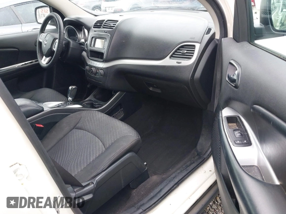 2015 Dodge Journey SE z VIN 3C4PDCAB6FT736330, wystawiony jako IAAI lot #41837047 z przebiegiem 123 567 mil mil oraz . Historia ofert i sprzedaży dostępna na DreamBid. Obrazek 5.